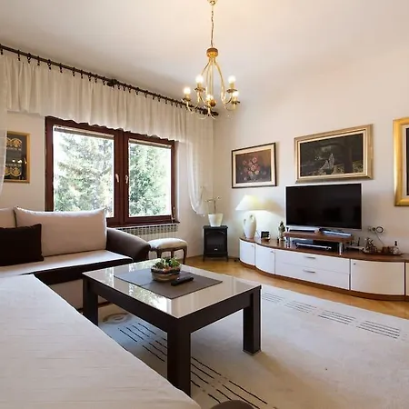 Apartman Old Town House In *