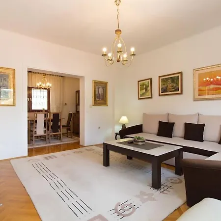 Old Town House In Appartement *