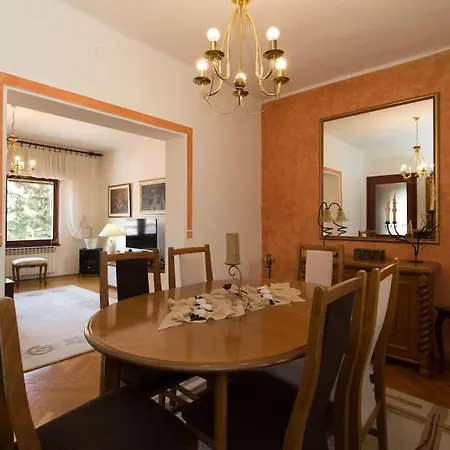 Old Town House In Appartement
